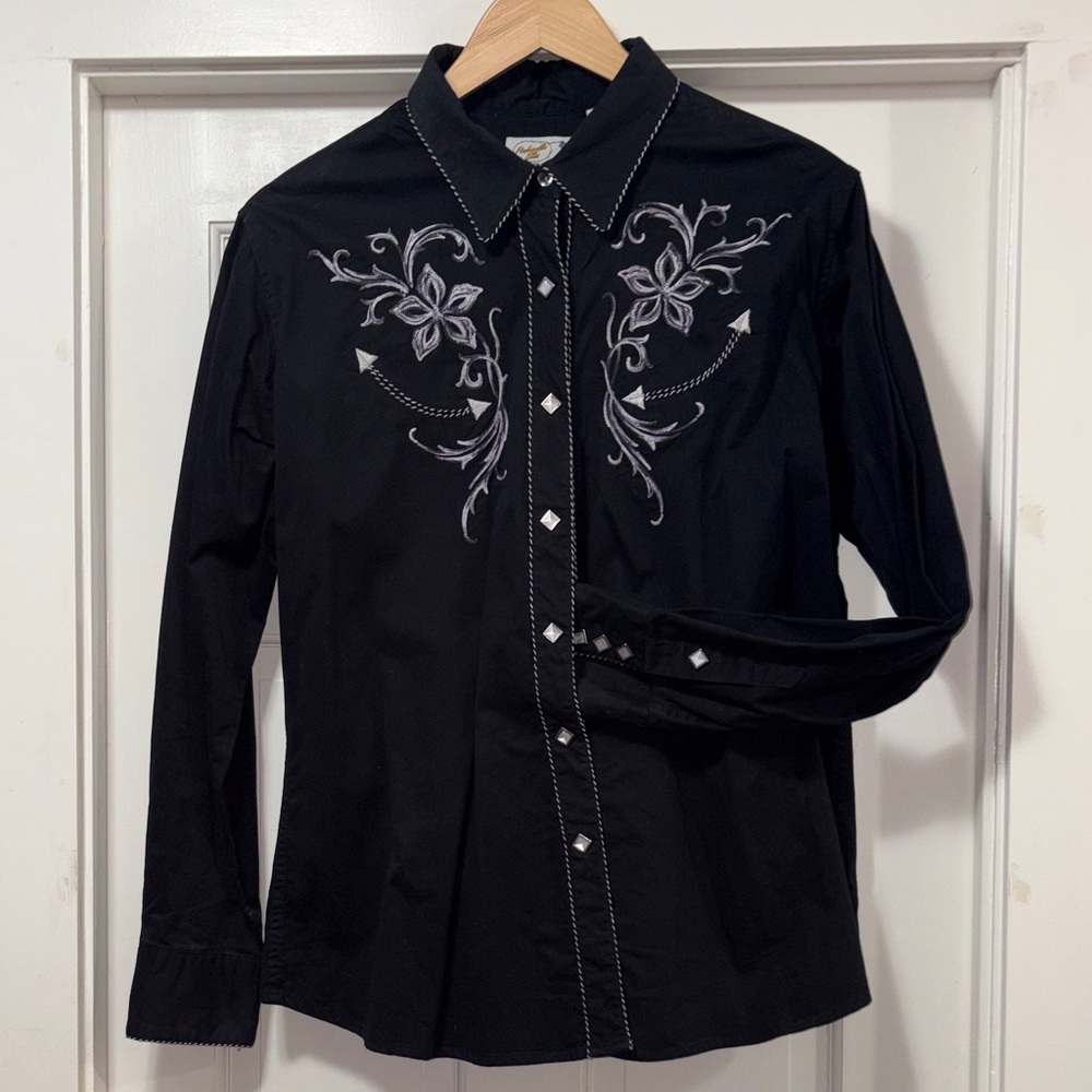 Black embroidered pearl snap western shirt